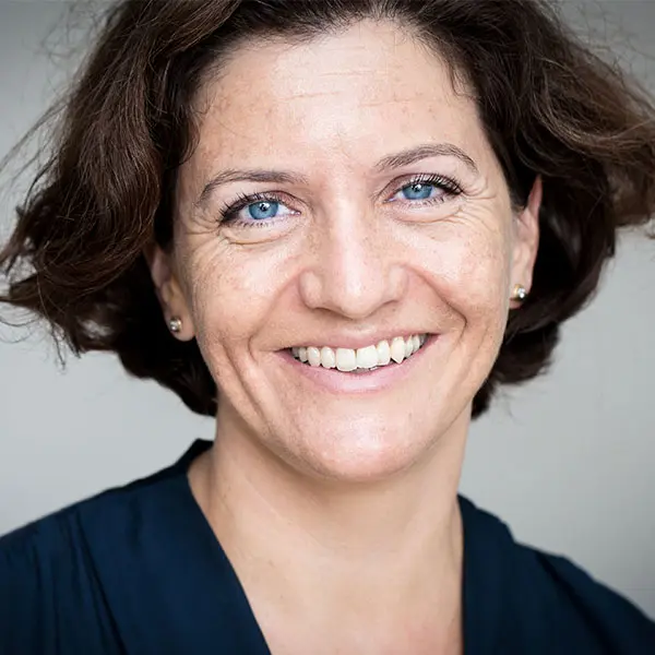 Dr Eveline Staub