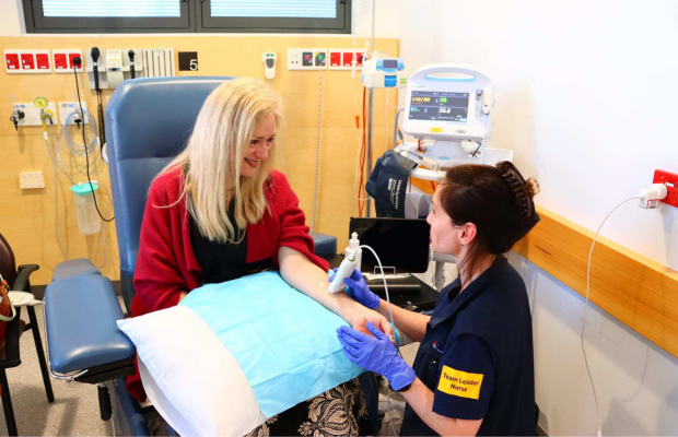 CNS Lliwen using the probe on Ros